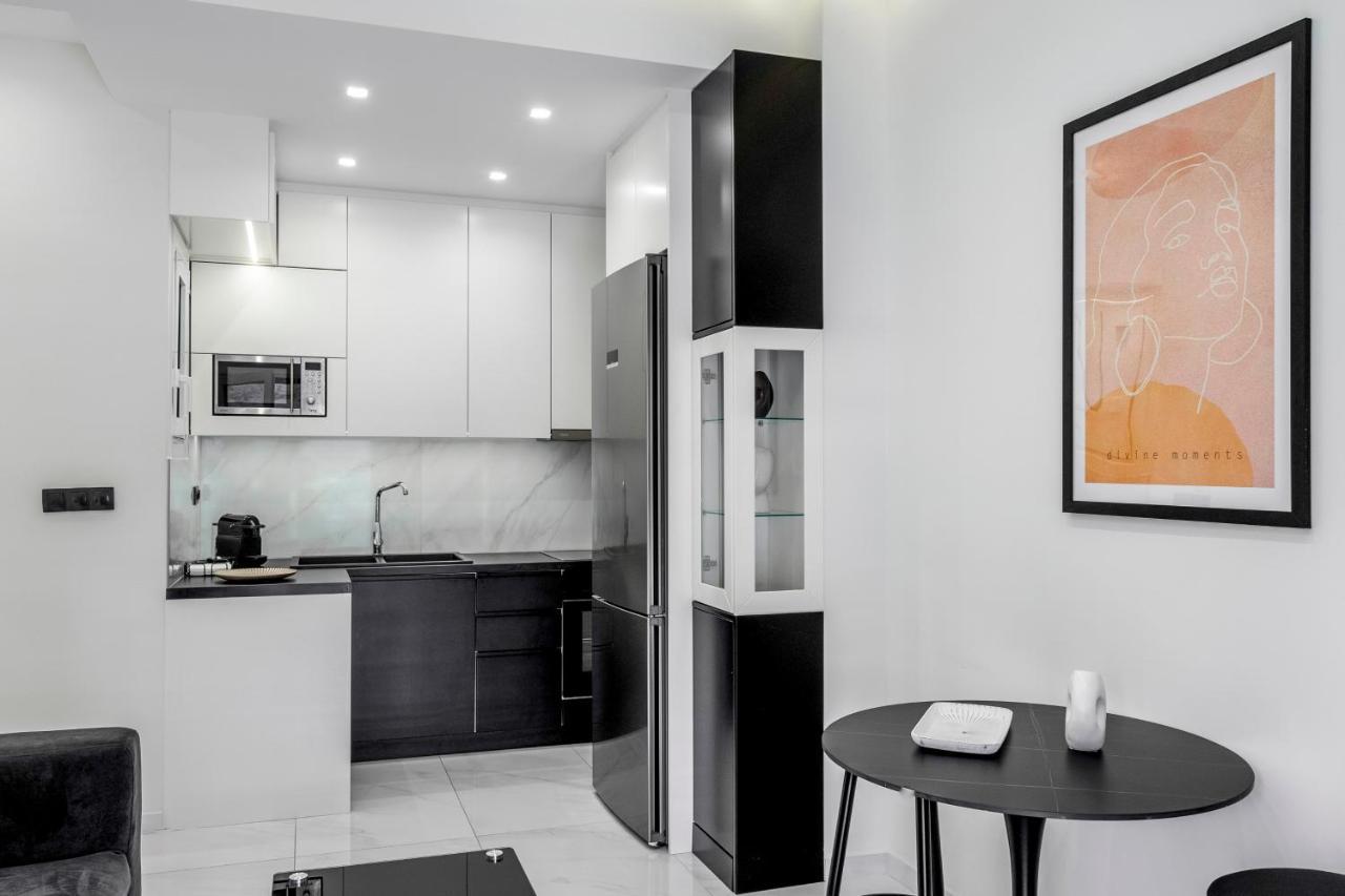 Central 2Br Apartment In The Heart Of เอเธนส์ ภายนอก รูปภาพ